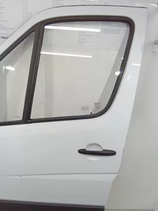  Стекло двери передней левой Mercedes Sprinter W906 Арт 99879