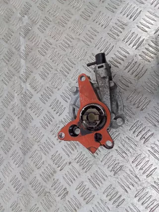 146502570R Насос вакуумный Renault Trafic 2 Арт 92958