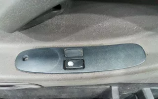  Кнопка стеклоподъемника переднего правого Renault Magnum Арт 2_55596, вид 1