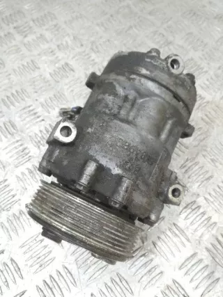 Компрессор кондиционера Opel Corsa C 2004г.  - Фото 3