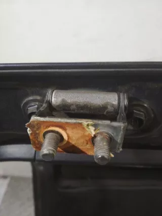  Петля крышки багажника Toyota Prius 2 Арт 2_19670