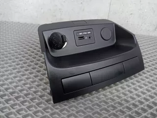 933002P040,847302P000,961202P000 Разъем AUX / USB Kia Sorento 2 Арт 317-5, вид 1