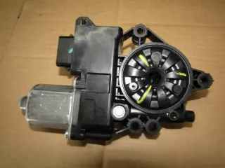 82450-J7015 Моторчик стеклоподъемника Kia Ceed 1 Арт e9772973, вид 1