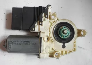 3C9959703 Моторчик стеклоподъемника Volkswagen Passat B6 Арт e10620922, вид 2