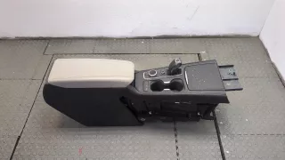 13529869 Разъем AUX / USB Cadillac XT4 Арт 11352499, вид 1