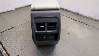 13529869 Разъем AUX / USB Cadillac XT4 Арт 11352499, вид 4