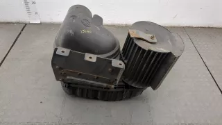 5801558452,5801558451 Корпус воздушного фильтра Iveco Euro Cargo Арт 20418280