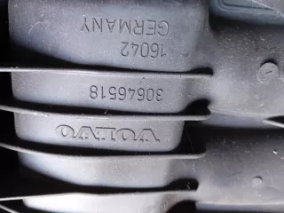 30646518 8658493 Коллектор впускной Volvo S40 2 Арт e10085638, вид 3
