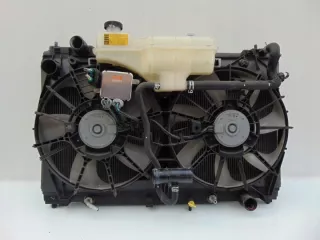 F24-1655036030-4S 16361-31410 16361-38040 16363-31400 16363-31300 16711-31610 1636131410 1636138040 1636331300 1636331400 1640036130 1655036030 1671131610 1671136240 8846053140 Радиатор (основной) Lexus IS 3 Арт e10489005, вид 1
