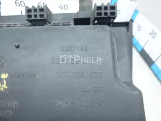 028129607K Корпус воздушного фильтра Volkswagen Transporter T4 Арт AM103061469, вид 9