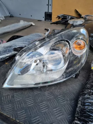 0301220201 Фара правая Mercedes B W245 Арт e10658488, вид 1