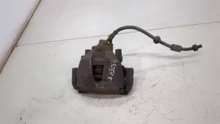 1682876,AV612B302AA Суппорт тормозной передний левый Ford Focus 3 Арт 20394596, вид 1