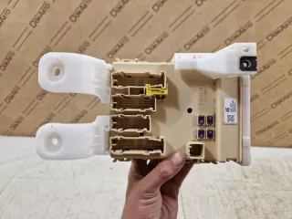 8273042750, 82730-42750, 8922142091 блок предохранителей Toyota Rav 4 4 Арт DN201516, вид 8