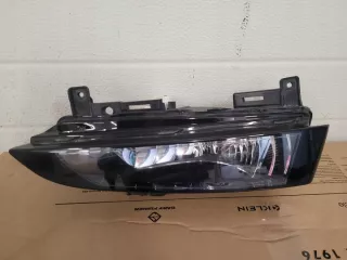 657941700 Фара противотуманная правая Skoda Scala Арт e10684747, вид 1