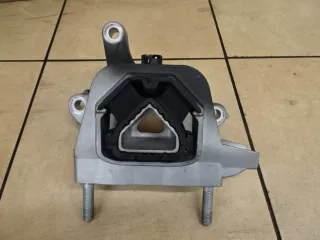 9826551380 Подушка крепления КПП Peugeot 208 2 Арт e10697612, вид 1