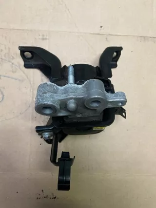 2012-2018 Подушка крепления КПП Toyota Auris 2 Арт e10697683, вид 3