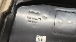 243829068R Крышка блока предохранителей Dacia Duster 2 Арт 20442928, вид 3