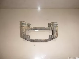  Скоба суппорта переднего Mitsubishi Colt 6 Арт E21337436