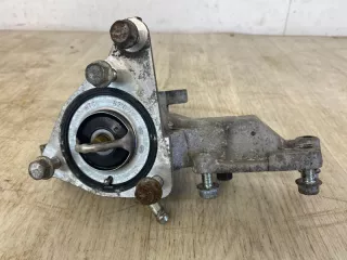 1305A276 Корпус термостата Mitsubishi Pajero 4 restailing 2 Арт 2-5583, вид 1