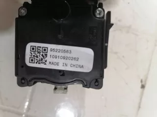 95220563 Переключатель поворотов Chevrolet Cruze J300 Арт 2-45706, вид 3