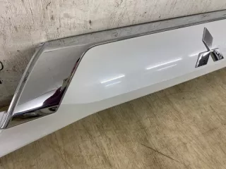 5817A265WC Накладка двери (крышки) багажника Mitsubishi Outlander 3 restailing 2 Арт 2-73655, вид 3