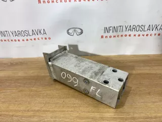 622115NA0A Крепление усилителя бампера Infiniti J Арт 2-83758