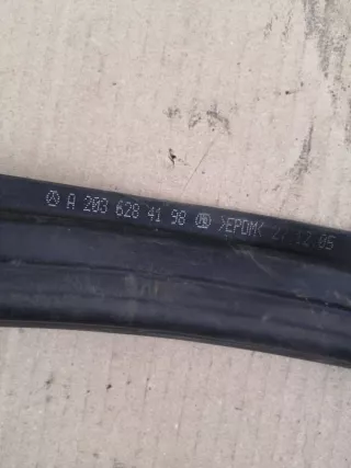 A2036284198 Уплотнитель капота Mercedes C W203 Арт 2-86771, вид 2