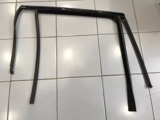 51357289668 Уплотнитель BMW X5 F15 Арт 2-117751, вид 1