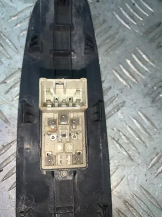 123 Кнопка стеклоподъемника задняя левая Hyundai Elantra XD Арт 2-119226, вид 2
