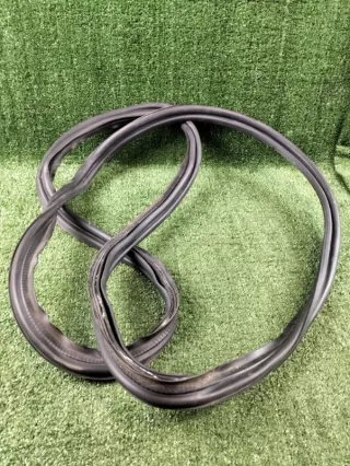 A2057502900 Уплотнитель крышки багажника Mercedes C W205 Арт 2-173142, вид 1
