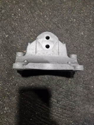 95837511810 Кронштейн раздатки Porsche Cayenne 958 Арт 2-228652, вид 1