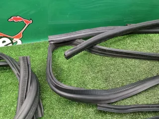 A2116280398 Уплотнитель капота Mercedes CLS C219 Арт 2-310323, вид 7