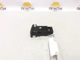 8433205050 Кнопка аварийной сигнализации Toyota Avensis 2 Арт 2-376016, вид 3