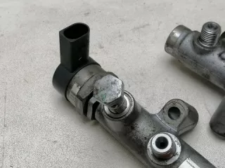 057130764AE Топливная рампа Volkswagen Touareg 2 Арт 2-482584, вид 3
