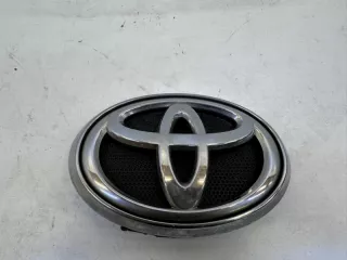 753100K010 Эмблема решетки радиатора Toyota Hilux 8 Арт 2-511763, вид 1