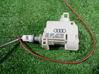 8P4862153 Замок лючка бензобака Audi A3 8P Арт 2-552024, вид 2