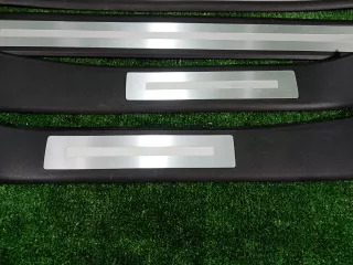 8E0853374P Накладка на порог салона (комплект) Audi A4 B7 Арт 2-555170, вид 3