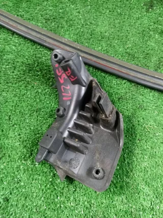 Уплотнитель резинка Audi TT 1 2002г. 8N0837702B - Фото 2