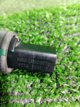 06F109257B Клапан изменения фаз vvti / регулировки газораспределения Volkswagen Jetta 5 Арт 2-557091, вид 4