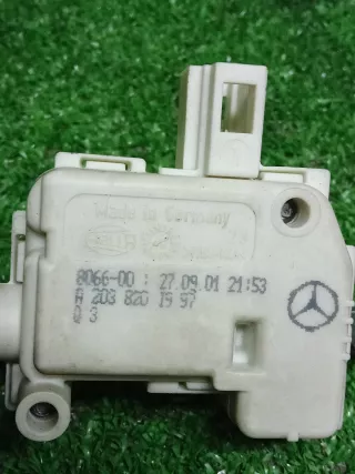 A2038201997 Замок лючка бензобака Mercedes C W203 Арт 2-565555, вид 3