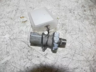 MN163743 Датчик давления масла Mitsubishi Space Gear, Delica Арт 2-567365, вид 1