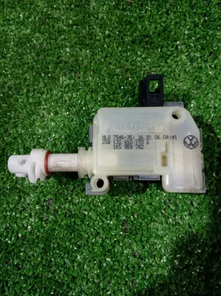 1J0810773D Замок лючка бензобака Volkswagen Touareg 1 Арт 2-575439, вид 3