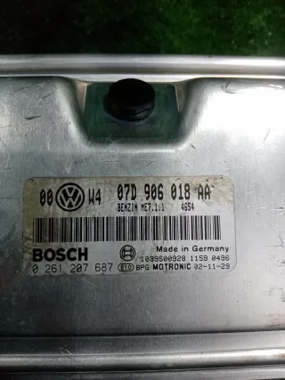 07D906018AA Блок управления двигателем Volkswagen Passat B5 Арт 2-577818, вид 4