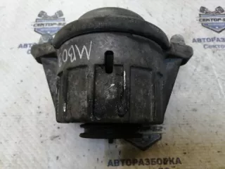 A2042400117 Подушка крепления двигателя Mercedes C W204 Арт 2-593928, вид 1