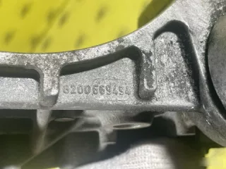 8200669494 Кронштейн генератора Renault Megane 1 Арт 2-608726, вид 3
