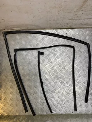 6815133080 Уплотнитель стекла Toyota Camry XV30 Арт 2-658042, вид 2