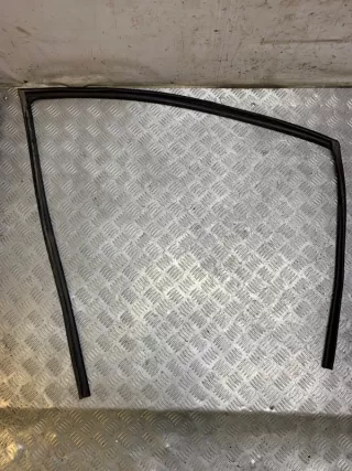 6815133080 Уплотнитель стекла Toyota Camry XV30 Арт 2-658042, вид 4