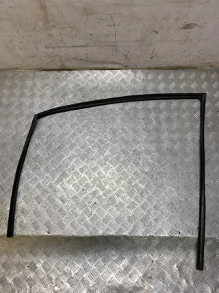 6815133080 Уплотнитель стекла Toyota Camry XV30 Арт 2-658042, вид 6