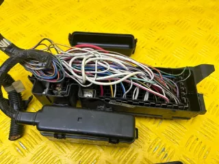 LE44-67-010C Блок предохранителей Mazda MPV 2 Арт 2-666894, вид 5