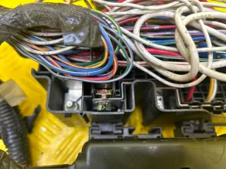 LE44-67-010C Блок предохранителей Mazda MPV 2 Арт 2-666894, вид 8